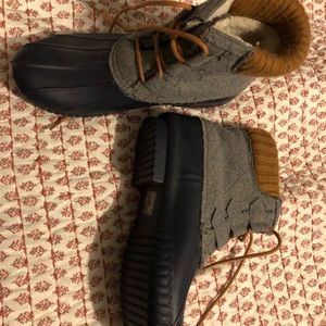 Duck boots